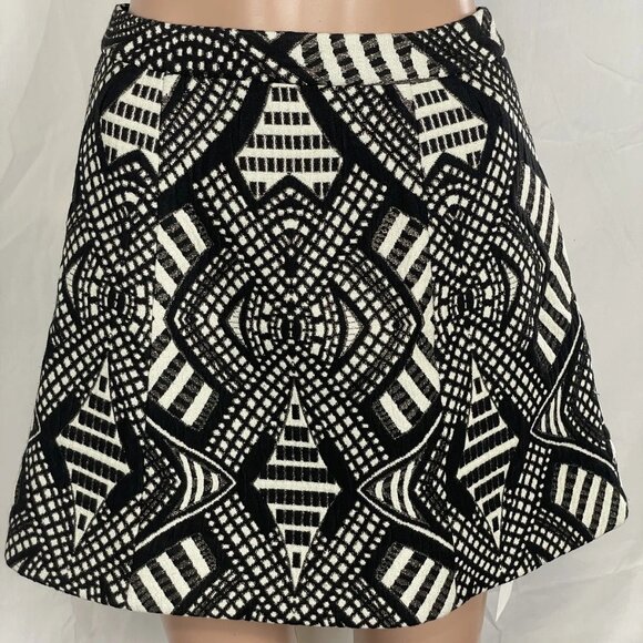 Alice + Olivia Printed Mini Skirt • Size 4 • Black/White - Picture 1 of 9